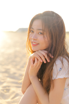 车子一晃一晃的就C进去了肉